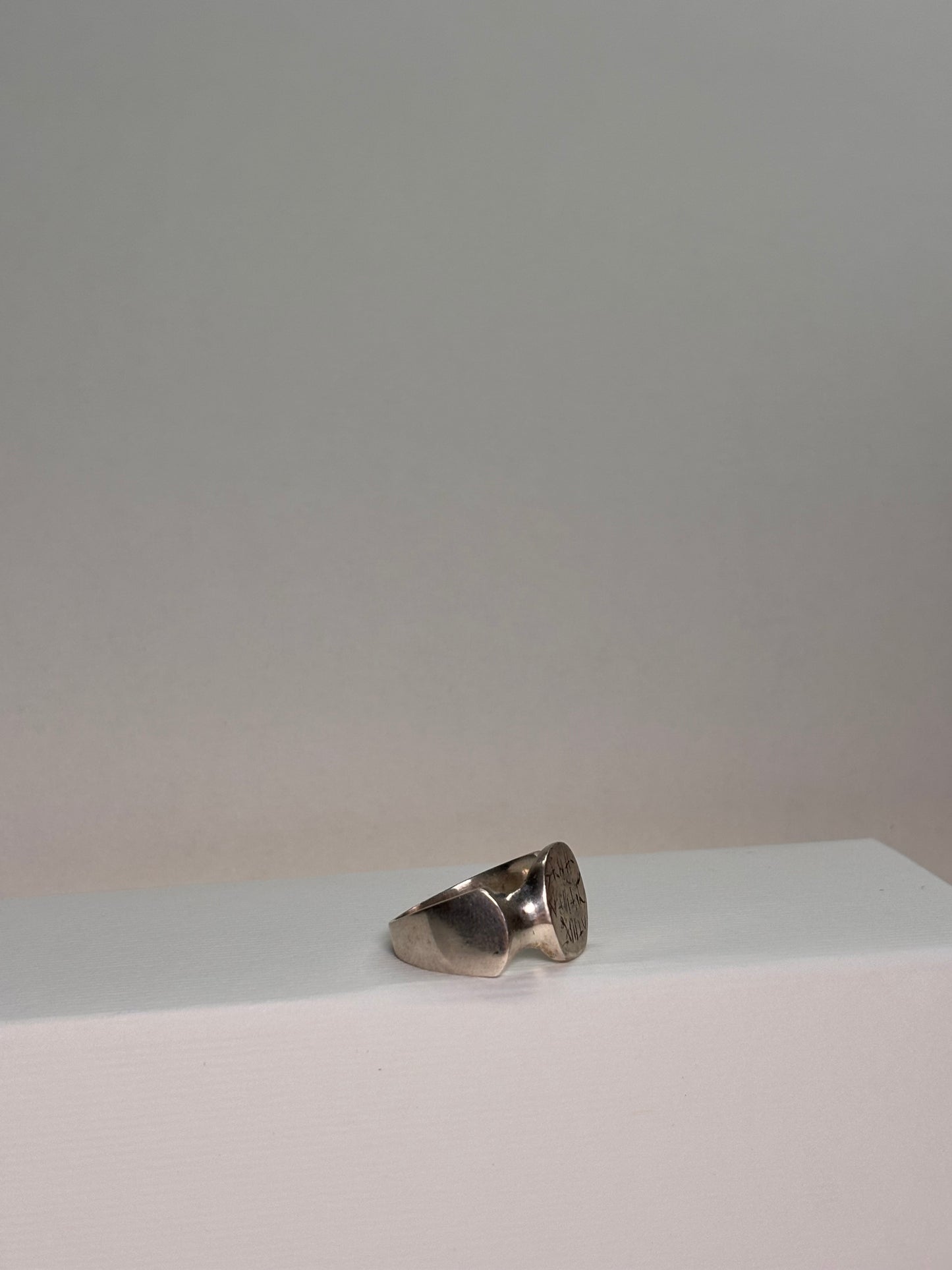 Signet ring