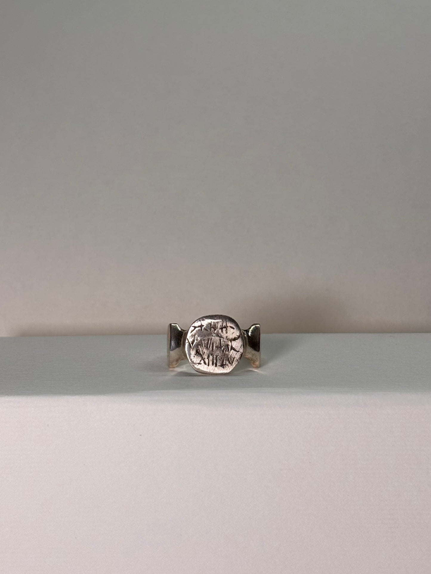 Signet ring