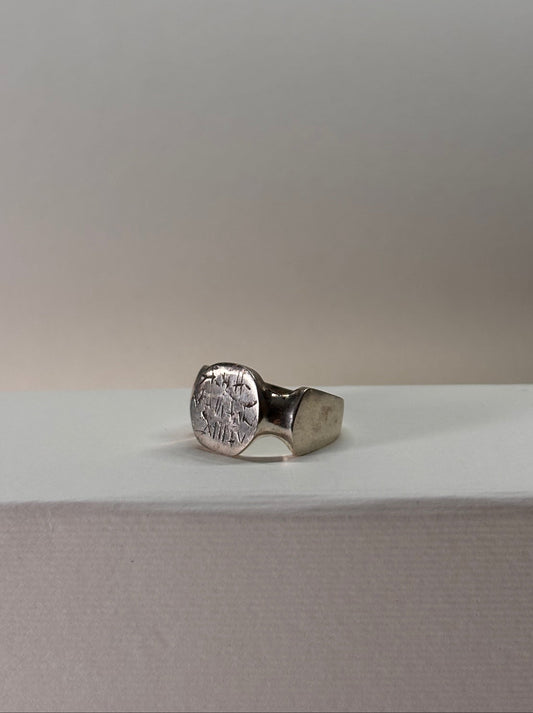 Signet ring
