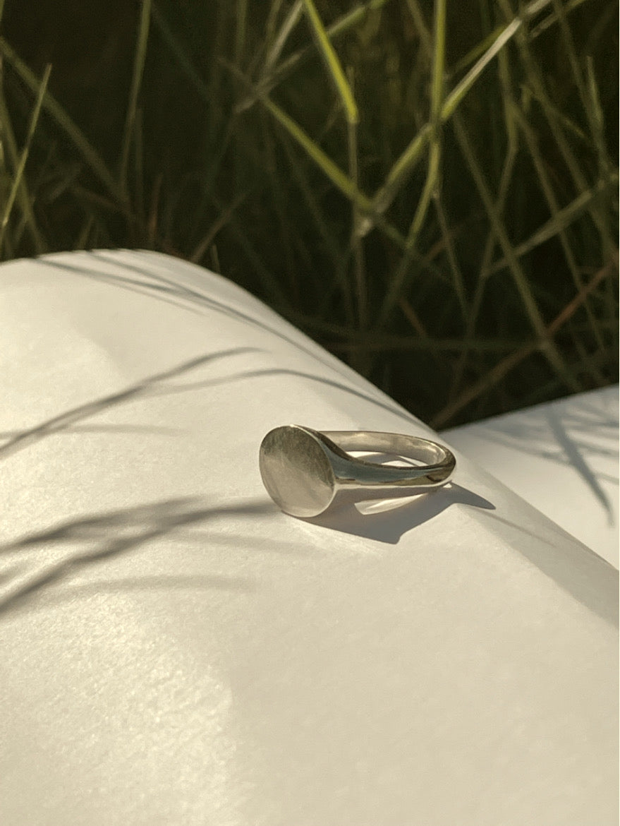 Oval Signet
