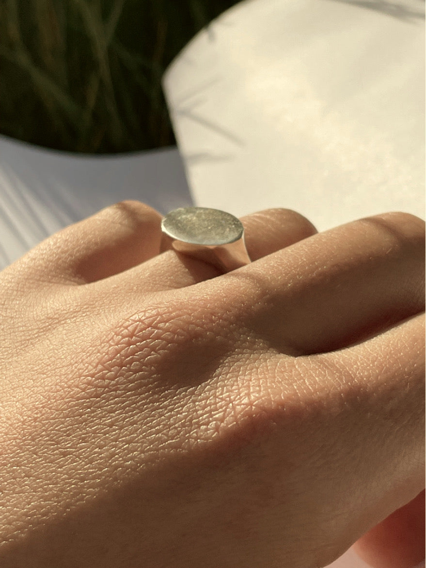 Oval Signet